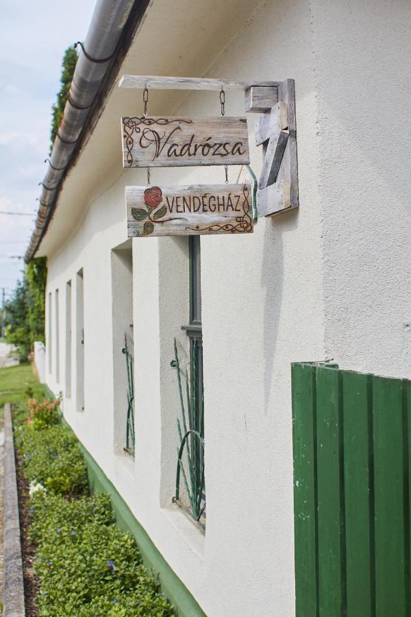 Гостевой дом Vadrozsa Vendeghaz Racalmas Экстерьер фото